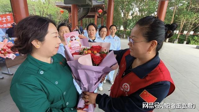 致敬白衣天使凝聚社会温情pg电子平台沈阳爱心企业(图5)