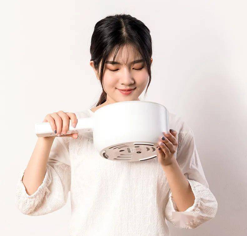 的便携电煮锅一个人也能好好吃饭pg电子试玩平台可以煎炸煮烧(图2)