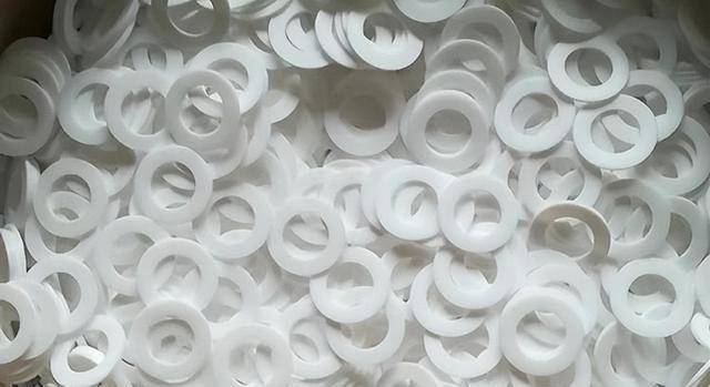 层刮花后还能用吗？央视实验告诉你答案pg电子中国“不粘锅”有毒且致癌？涂(图2)